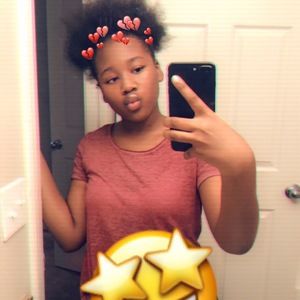 Meet your Posher, Kaitlynn adams